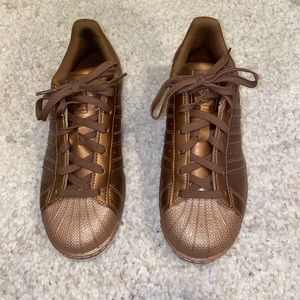 Addidas gold superstar